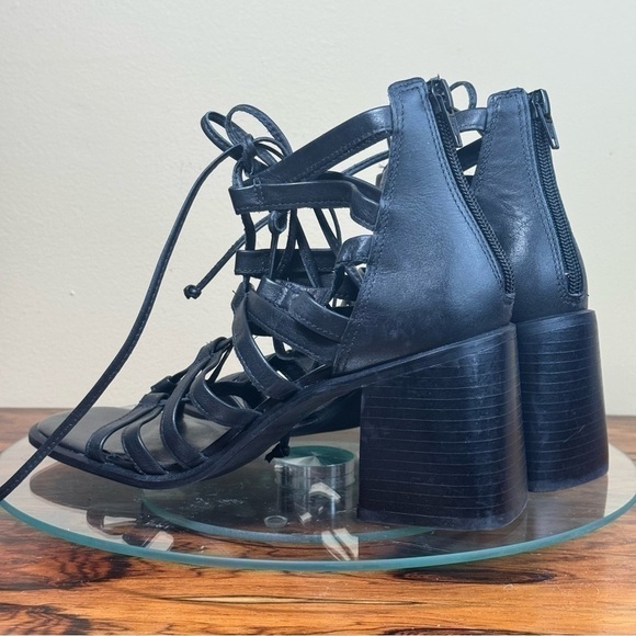 NEW Steve Madden Cherri30 strappy Sandal - black leather - Picture 10 of 16